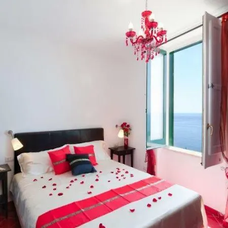 Sleeps 6 Air Con Wifi Holiday home