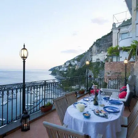 Sleeps 6 Air Con Wifi Amalfi