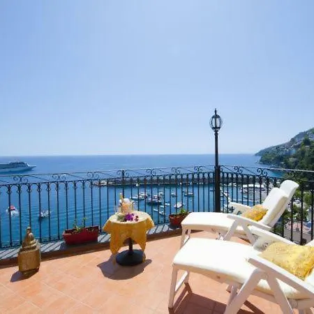 Holiday home Sleeps 6 Air Con Wifi Amalfi