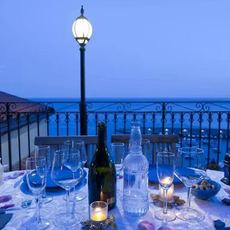 Sleeps 6 Air Con Wifi Amalfi